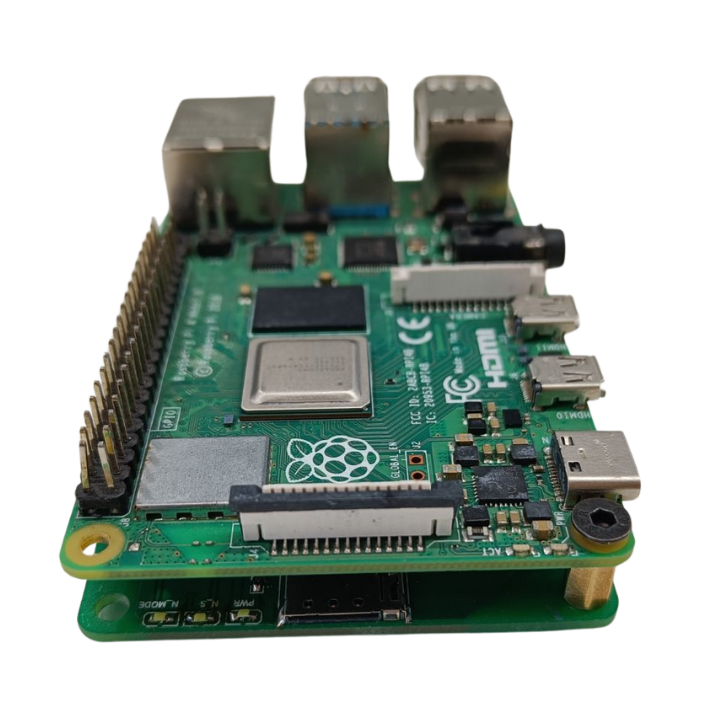 4G-LTE CAT-IV HAT with Raspberry Pi 4 (4GB Base) 2